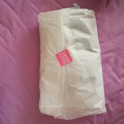 超级喜欢蓝色 买了蓝色bra 就是没有看好 这个是有钢圈的...买了好几条蓝色小内内 然后包装盒很好看 但是...里面的纸有些随意了(以前在天猫淘宝上买东西,都是系统自动好评,花了有好多好多钱,后来才知道淘宝评论得积分可以涨淘气值时,才知道评论的重要性,所以以后无论买什么东西,我都先把这段话复制粘贴下来,然后再写宝贝评论。以前在天猫淘宝上买东西,都是系统自动好评,花了有好多好多钱,后来才知道淘宝评论得积分可以涨淘气值时,才知道评论的重要性,所以以后无论买什么东西,我都先把这段话复制粘贴下来,然后再写宝贝评论。) 超级喜欢蓝色 买了蓝色bra 就是没有看好 这个是有钢圈的...买了好几条蓝色小内内 然后包装盒很好看 但是...里面的纸有些随意了(以前在天猫淘宝上买东西,都是系统自动好评,花了有好多好多钱,后来才知道淘宝评论得积分可以涨淘气值时,才知道评论的重要性,所以以后无论买什么东西,我都先把这段话复制粘贴下来,然后再写宝贝评论。以前在天猫淘宝上买东西,都是系统自动好评,花了有好多好多钱,后来才知道淘宝评论得积分可以涨淘气值时,才知道评论的重要性,所以以后无论买什么东西,我都先把这段话复制粘贴下来,然后再写宝贝评论。)