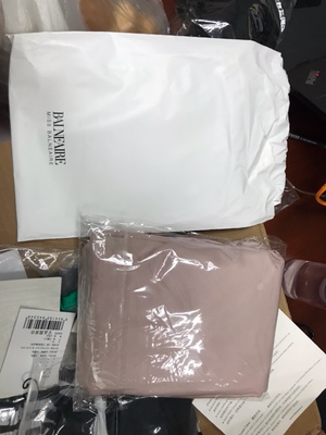 薇薇安推荐的范德安泳衣套装，专业的游泳战斗装，我选择了沙滩装，母子装超卡哇伊，绿色的好性感哈，速干毛巾老虎很有能量感，特别！每一套都有独立的袋子送！