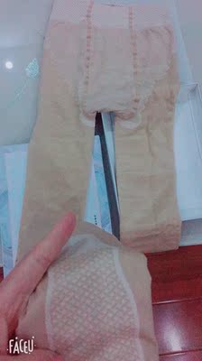 宝贝很喜欢,真的是一分价钱一分货,挺厚实的,重点是不起球不勾丝,穿上去很好看很显腿瘦呀嘻嘻 宝贝很喜欢,真的是一分价钱一分货,挺厚实的,重点是不起球不勾丝,穿上去很好看很显腿瘦呀嘻嘻