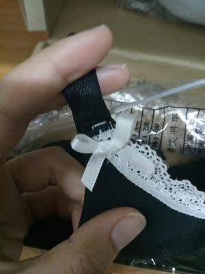 发货物流都快~薄模杯穿着很轻薄舒适~肩带是不能拆卸的,尺寸刚好,快递单上也特地把物品名称涂黑了,希望细节还可以更好~*٩(๑´∀`๑)ง* 发货物流都快~薄模杯穿着很轻薄舒适~肩带是不能拆卸的,尺寸刚好,快递单上也特地把物品名称涂黑了,希望细节还可以更好~*٩(๑´∀`๑)ง*