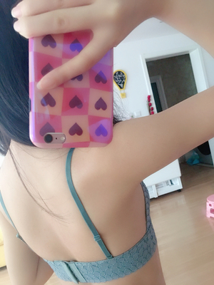 这套真心好漂亮,喜欢这种法式优雅,对平胸也很友好,做工质量都好好的,超薄款很适合夏天,大爱,会考虑再入一套黄色的~ 这套真心好漂亮,喜欢这种法式优雅,对平胸也很友好,做工质量都好好的,超薄款很适合夏天,大爱,会考虑再入一套黄色的~