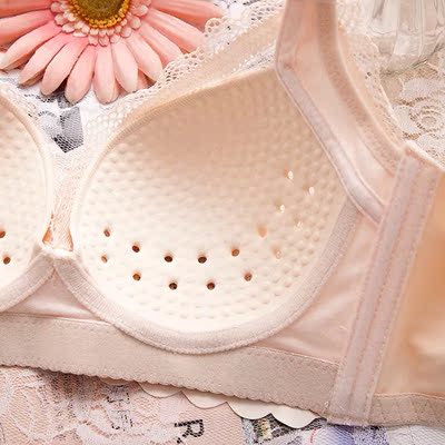 买了两件給妈妈，妈妈说穿上很舒服很透气，以前的太闷太绑，不想穿了，这件质量很好，准备再买两件給她。