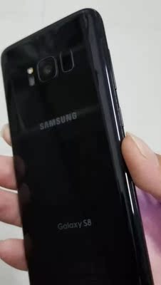 显示效果: 屏幕显示很清晰，色彩很正，是正品 运行速度: 运行速度快，比我那个好多了 拍照效果: 清楚，满意 电池续航: 第一次存电还没有用完， 