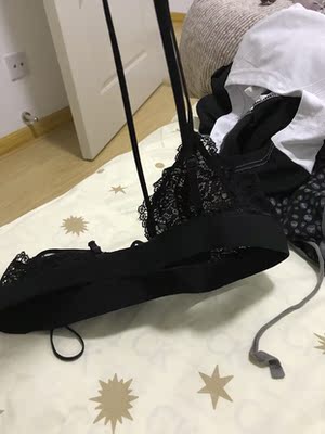 超仙超性感，男朋友很喜欢。大胸妹子的福利，穿了胸小我喜欢。摸起来质量还可以，内裤简直是要喷血，好看好看，性感性感