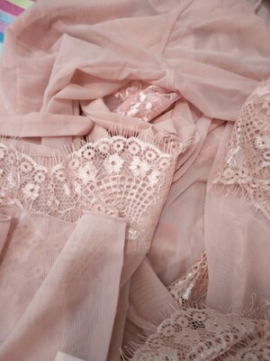 很性感&hellip;&hellip;纱织摸起来很舒服～穿起来正好&hellip;&hellip;颜色很喜欢&hellip;&hellip;洗了没掉色～包装独立方便&hellip;&hellip;谢谢