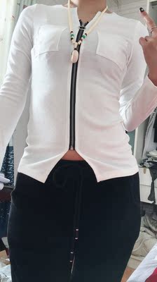 衣服特别显身材%本人166 96斤,,衣服有点透,里面穿个黑色吊带很好看! 这个价格可以了! 衣服特别显身材%本人166 96斤,,衣服有点透,里面穿个黑色吊带很好看! 这个价格可以了!