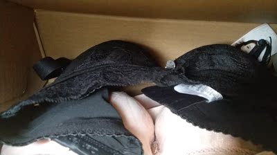 黑色整体感觉还行，就是太厚了，不太适合