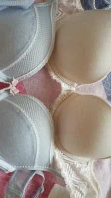 买小了,但是样式都跟漂亮 买小了,但是样式都跟漂亮