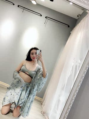 宝贝收到了，还不错哦，B罩杯戴上后还有胸型在，内衣料子柔软，很亲肤，而且比起一般的内衣它一点都不勒，舒适感很好！