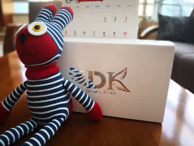 泳衣的包装和质量都非常好，妥妥的专柜正品，尤其最贴心的是，上衣和裤子可以分开尺码，这样更符合每个人不同的实用尺寸，我身高1米63，体重105，上衣买的是m裤子买的是L，供姐妹们参考