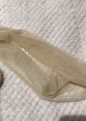 长度可以168到大腿中上，就是这个能很明显的看出来穿丝袜了