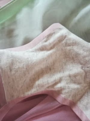 质量不错，穿着很舒服凉快。