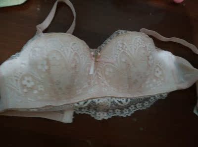 内衣收到了 快递很快 没有色差 很好看 穿起来也很舒服 值得购买 打算以后的内衣都在这家店买 内衣收到了 快递很快 没有色差 很好看 穿起来也很舒服 值得购买 打算以后的内衣都在这家店买