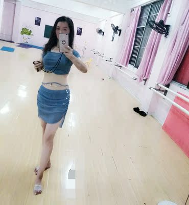 美哒哒,水纱非常清透舒服;上衣可前可后,设计的小心机:上衣和裙子的那带子很有感觉,还有裙子的隐约折皱显得很有质感。 美哒哒,水纱非常清透舒服;上衣可前可后,设计的小心机:上衣和裙子的那带子很有感觉,还有裙子的隐约折皱显得很有质感。