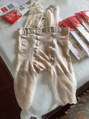 连裤袜,收到了,真的又肥又大又长穿着很宽松。质量非常好,颜色也很大气,非常贴肤色。本人1.63米50公斤请入手的妹妹参考。 连裤袜,收到了,真的又肥又大又长穿着很宽松。质量非常好,颜色也很大气,非常贴肤色。本人1.63米50公斤请入手的妹妹参考。