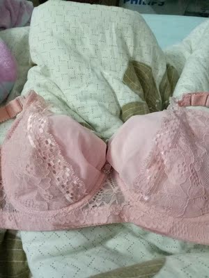 薄杯，这款托得舒服，买了好几个颜色了，内衬还是一大败笔，起球起球啊！