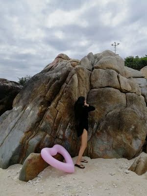 非常nice~ 值这个价格  不过我175  外套前面短了点