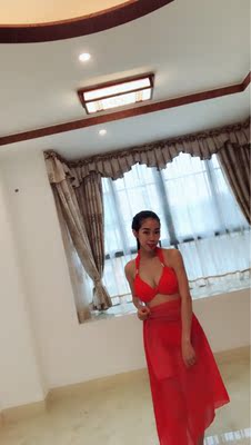 颜色很正跟图片效果一样,质量也很好,很有弹性穿起来很舒服,根据客服推荐的码数买的刚合适,物流很快哈包装高大上,你家客服态度也很好,本人162,88斤穿上很显身材,有一块纱巾可以做遮挡,国庆要去游玩,特地提前买的 颜色很正跟图片效果一样,质量也很好,很有弹性穿起来很舒服,根据客服推荐的码数买的刚合适,物流很快哈包装高大上,你家客服态度也很好,本人162,88斤穿上很显身材,有一块纱巾可以做遮挡,国庆要去游玩,特地提前买的