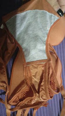 内衣还好 内裤太一般了 没穿呢 刚洗 以后追评吧