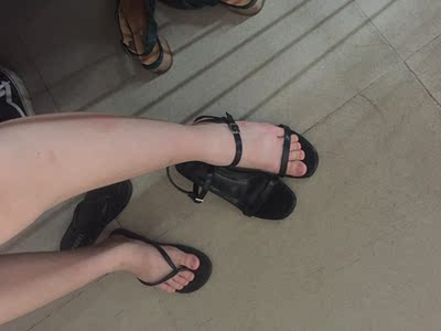 还挺不错的，质量可以，穿得很合脚舒服，表示满意。