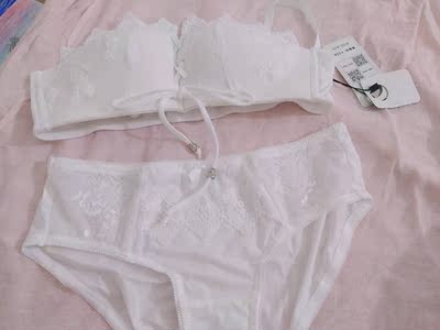 内衣超级好看，颜值非常高，非常喜欢。