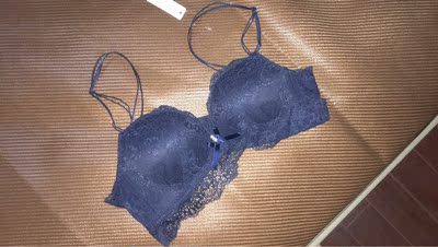 宝贝一到惹不住试了下，布料柔软舒适，又透气很棒的一次购物