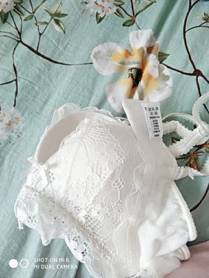 透气性很好的内衣啊！款式也非常好看，聚拢性表示不知道咋样，但是透气性真的比我在某润微99.9元买的内衣好太多了，而且价格还比某润的便宜，表示已关注店铺，以后都在此家买啦！