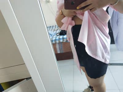 很好穿，没有因为肚子太大卷边