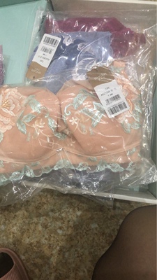 已经买三张单，共9个，找不到实体店，想不到在你家店买，一样舒服，太好