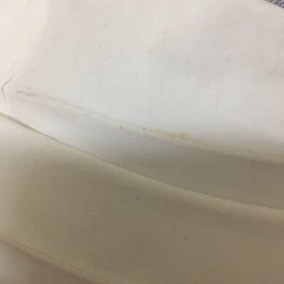 这个发来的宝贝有污痕,两边都有 这个发来的宝贝有污痕,两边都有