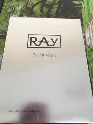 馒头妈家的东西包装太好了，每一个都用气泡袋装起来的。四连包饼干超级好吃，送的玉米粒真的是货真价实的玉米内！泡芙也好吃，都适合小孩子吃。护发素好香，香皂打算洗脸洗澡用。面膜太划算了。会回购！开心！爱馒头妈，爱馒头！