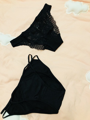 发货快，快递快，质量好又性感，灰常喜欢，以后会继续购买。还送了红包噢，喜欢，谢谢啦。。。