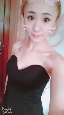 蛮好看滴，有型。，就是布料有点点，不太喜欢啦