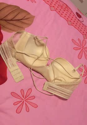 蛮好的 就是不用肩带的话会掉 其他方面还挺满意的