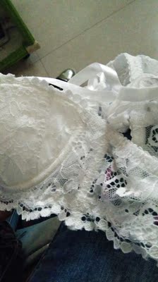 看着很好看,是薄款,但是胸太小了穿着不好看😁 看着很好看,是薄款,但是胸太小了穿着不好看😁