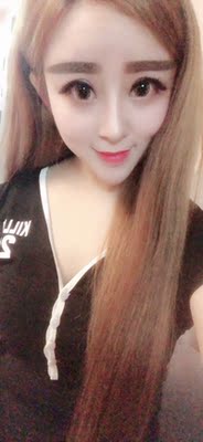 很喜欢这款裙子，第一次是朋友买的，他穿不上，给我穿了，很性感，超级喜欢，又问他要了链接买了第二件，还准备再回购呢，价格也超级便宜，喜欢的美女不要错过哦。