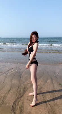 很性感,绑带设计特别遮小肚子,也很聚拢,小胸也能有沟偷笑一个。前后设计都很漂亮,走在沙滩上回头率特别高。 很性感,绑带设计特别遮小肚子,也很聚拢,小胸也能有沟偷笑一个。前后设计都很漂亮,走在沙滩上回头率特别高。