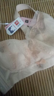 很薄，适合夏天穿，活动买俩还可以