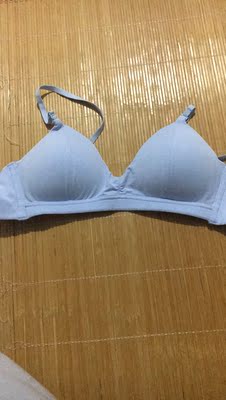 宝贝收到了，第二次买了，一如往常的好穿，平胸的我第一次买到这么合适的内衣，大❤️，还会回购的