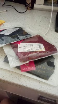 面料摸着更舒服,颜色也好看,款式性感,好评。 面料摸着更舒服,颜色也好看,款式性感,好评。