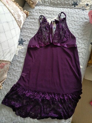 当时因为尺码纠结好一阵子，看了好多家，就这家看评论不错，拍了，收到以后果然出乎意料，很棒，幸好按照自己的尺码拍的，很有弹性，还以为内裤会穿不了，不错哦！身高160，体重145，xl正好，仅供大家参考