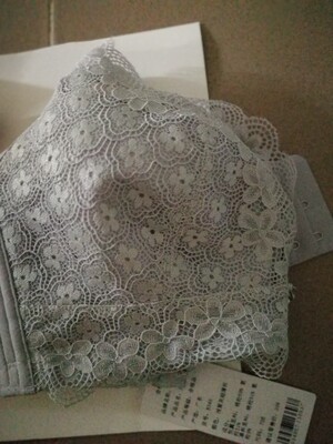 内衣款式漂亮，轻薄透气，穿着舒适，很不错