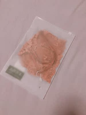 挺好的 颜色很喜欢 小胸最爱！！！！很甜美 nice 喜欢就买吧 我没有买成套的习惯 所以就只单买的内衣