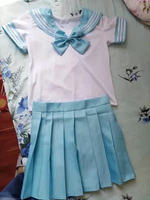 服装以面料制作而成,面料就是用来制作服装的材料。作为服装三要素之一,面料不仅可以诠释服装的风格和特性,而且直接左右着服装的色彩、造型的表现效果。呈现出自身的高贵完美, 手感柔软。 服装以面料制作而成,面料就是用来制作服装的材料。作为服装三要素之一,面料不仅可以诠释服装的风格和特性,而且直接左右着服装的色彩、造型的表现效果。呈现出自身的高贵完美, 手感柔软。