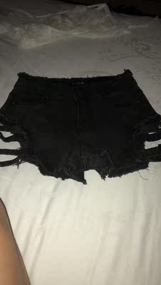 昨天拍的今天就到了物流很给力！客服态度也很好推荐我拍S码的试了下刚刚好，上身效果超级棒！值得推荐，下次还会再来