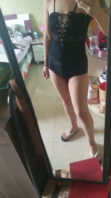 小清新，但是手机拍不出来这种效果，贴身比较好，不会扎，自己的小身材被瞬间性感化了，是我想要的，宝贝