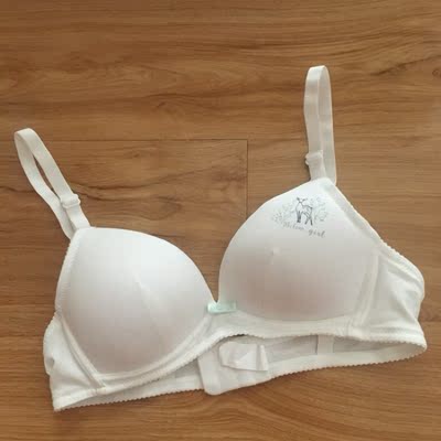 只要杯罩合适小学初中高中大学都能穿，看你喜不喜欢这种风格，还是比较偏发育期的一款，但是还是挺舒服的，感觉是棉的材质