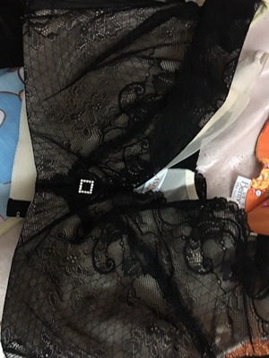 尺码合适，罩杯较薄，穿着舒适