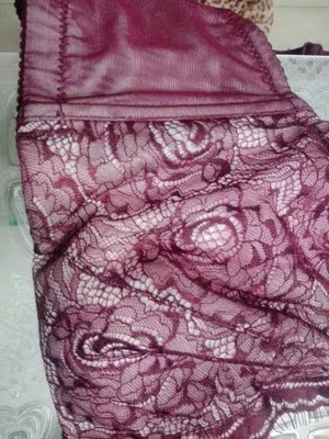 特别舒服，透气效果很好，聚拢文胸，上身效果很好，做工精细，商家推荐的大小也合适，性价比很高，还送的透明肩带'值得信赖，晒晒图，很满意