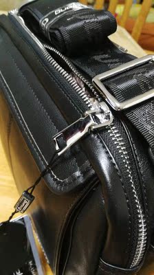 单肩包男真皮休闲挎包男士包包韩版牛皮斜挎包潮牌多功能斜跨男包